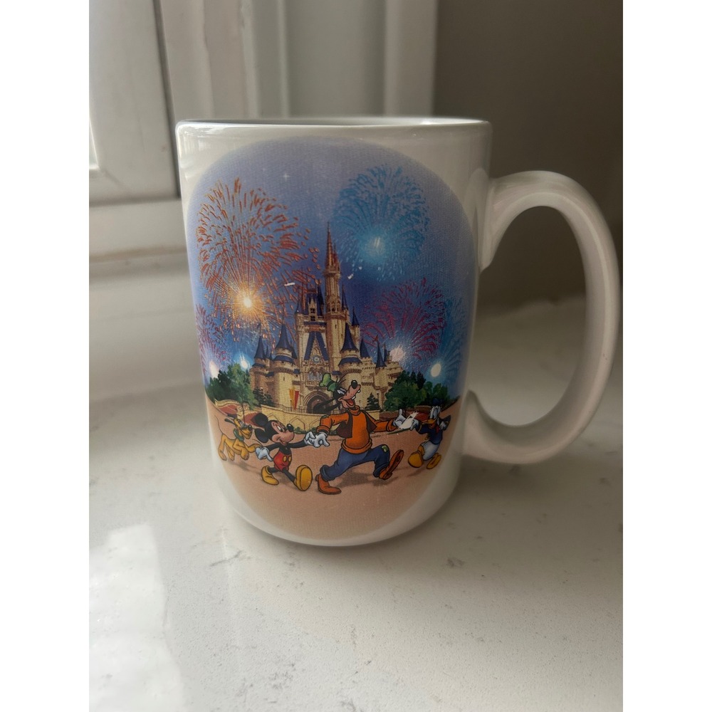 Disney Magic Kingdom 2000 Mug Mickey Goofy Donald Pluto‎ Castle Fireworks